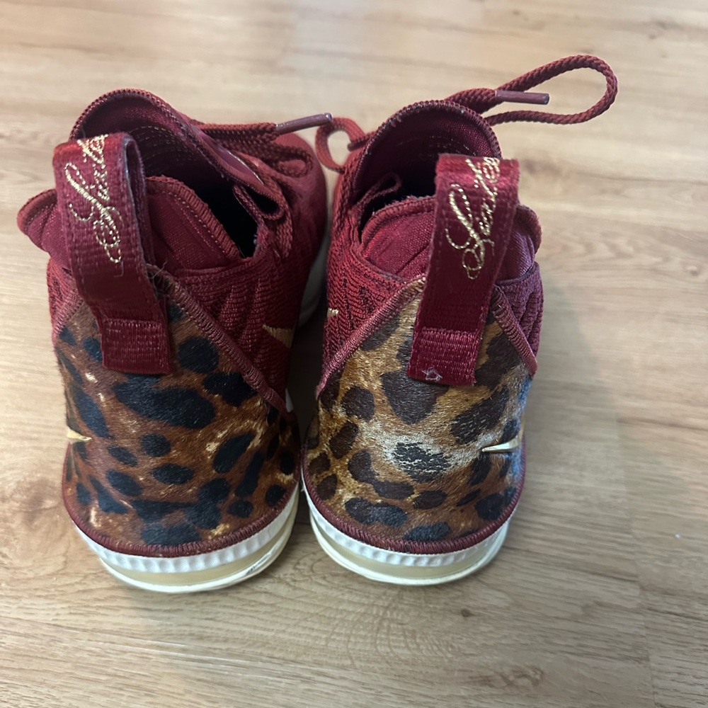 Nike LeBron 16 King shoes - AO2588-601 - Picture 3 of 6